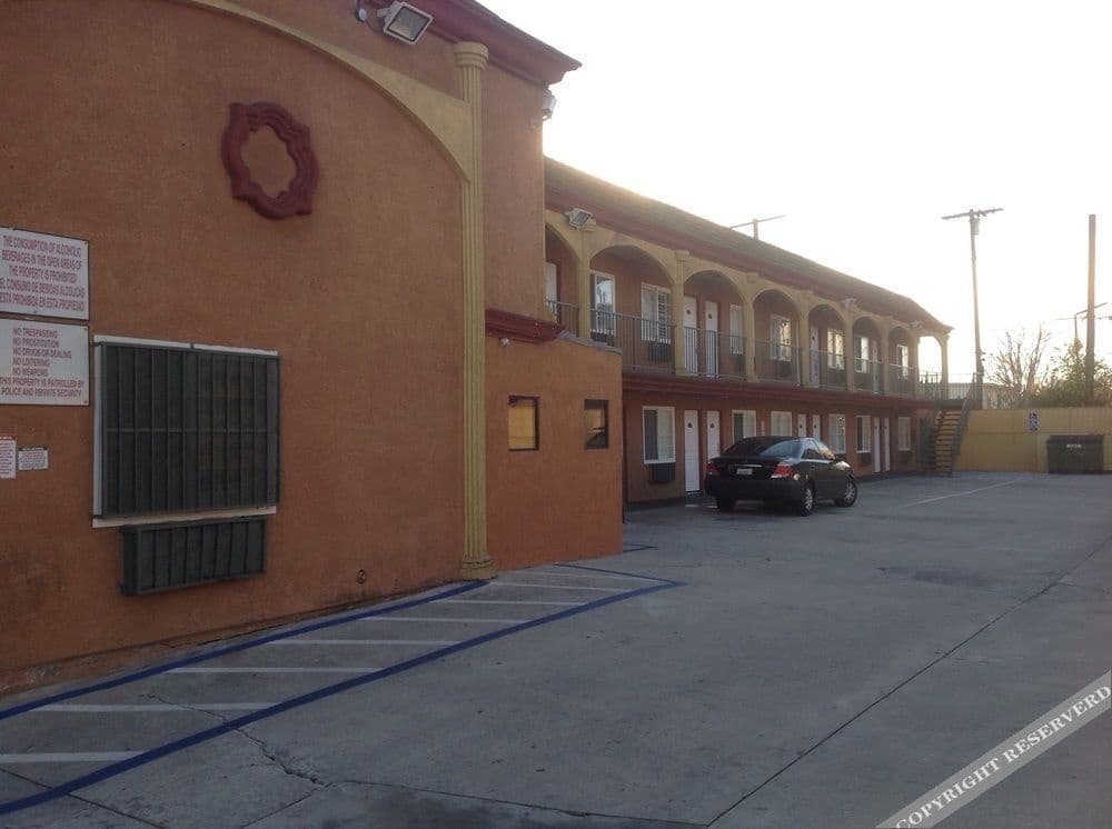 Bronco Motel South Central 10