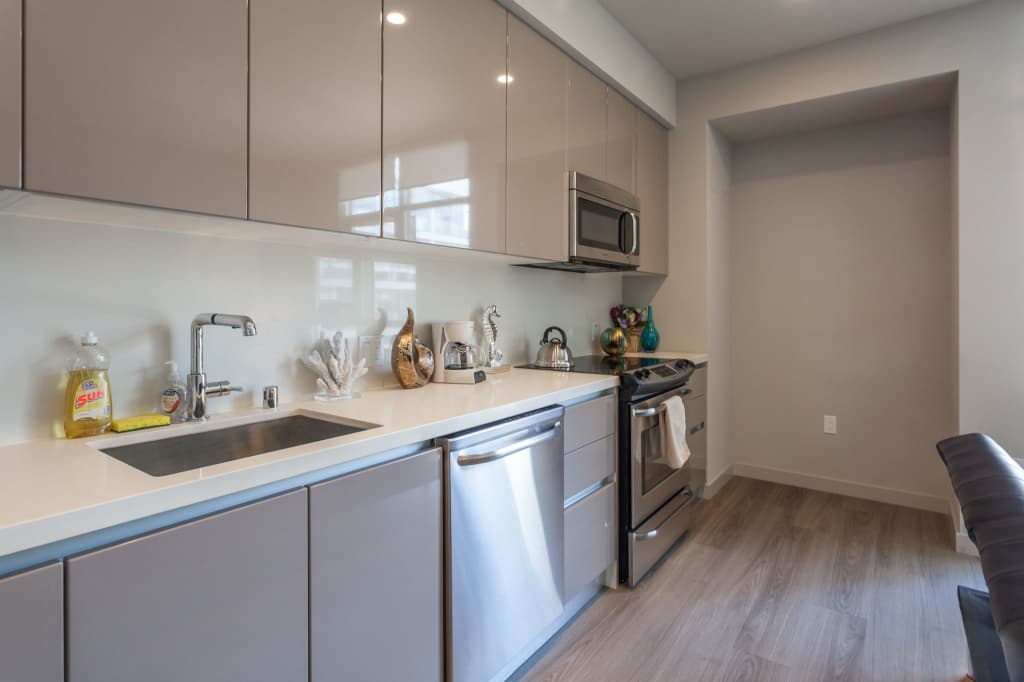 Tripbz 8th and Grand Suites 20