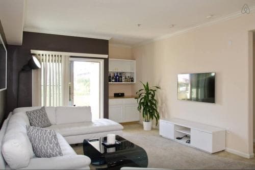 Luxury Apartment Near The Grove 17
