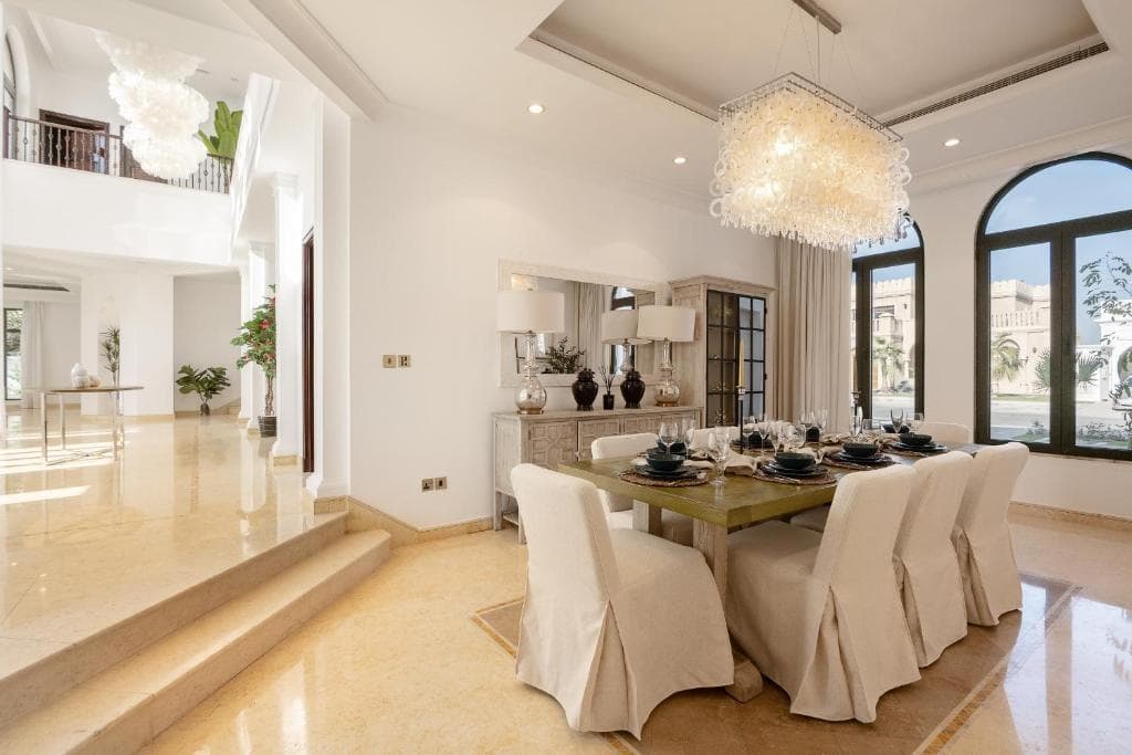 Maison Privee - Villa on Beach w Private Pool The Palm Jumeirah 8