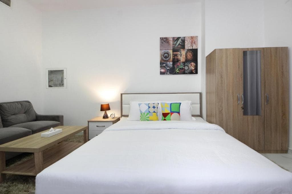 Signature Holiday Homes - Furnished Studio in Palace Tower 2, Silicon Oasis 14