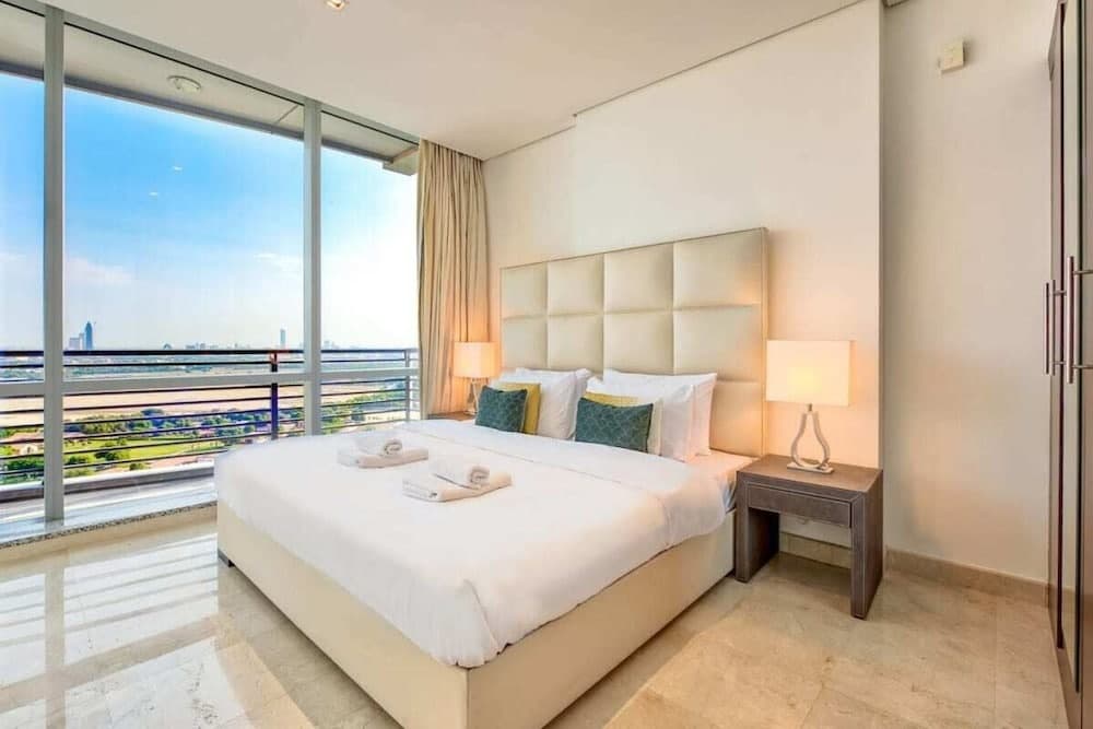 Luxury Apartment Steps Away From Everything 17