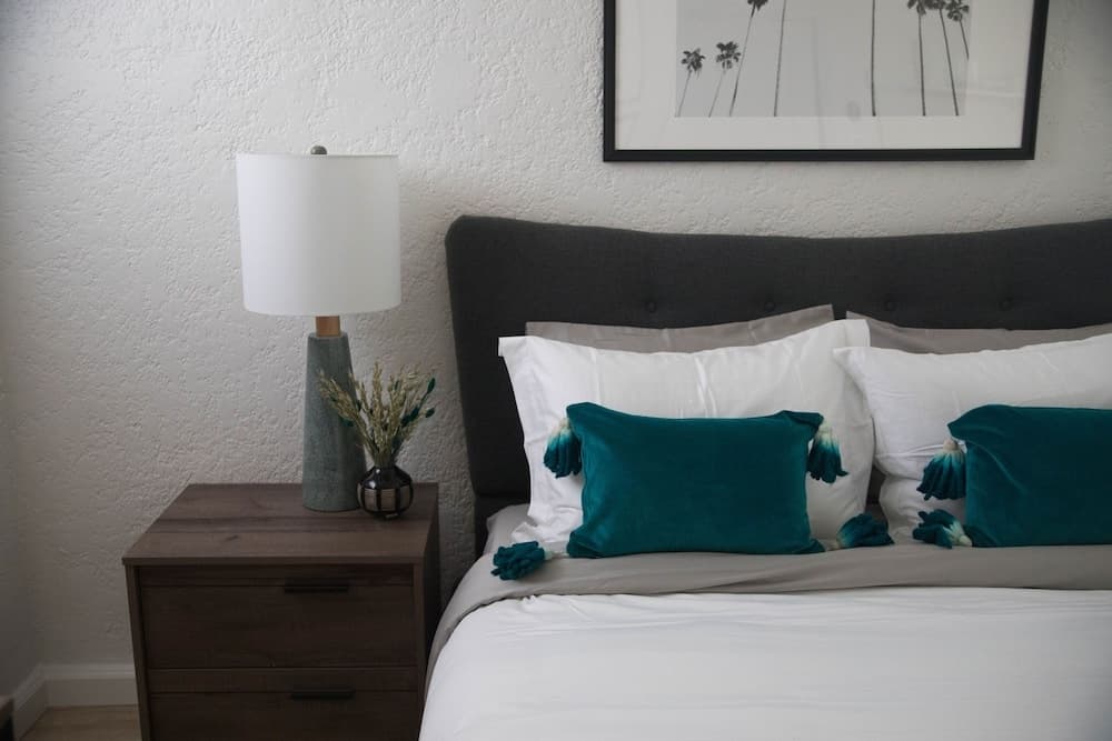 Charming Studio in Beverly Boulevard! Sleeps 2! 3