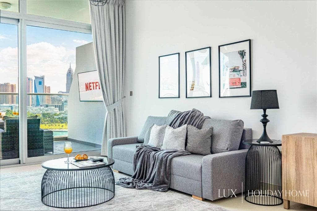 LUX - Opulent Island Suite Burj Khalifa View 1 4