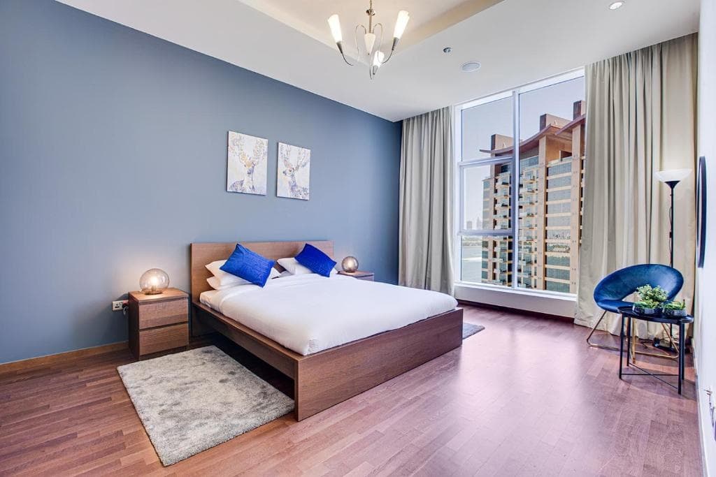Luxury apartment with beach and sea view 2