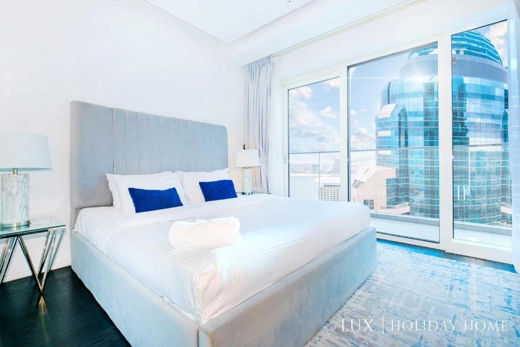 LUX - Lavish Suite with Full Palm Jumeirah View 2 7