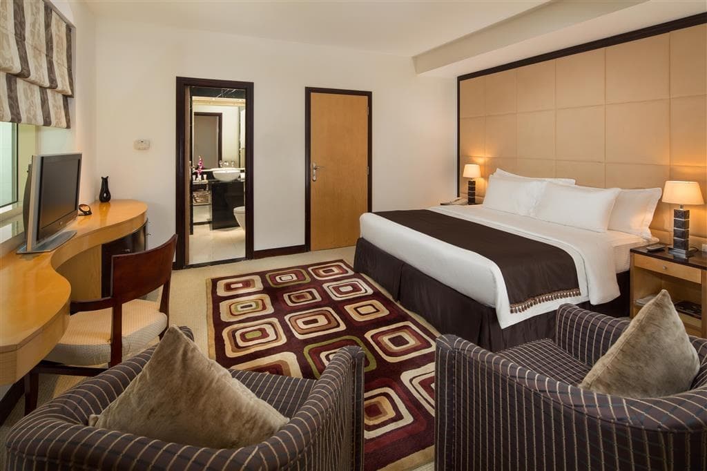 Savoy Suites Hotel Apartments 8