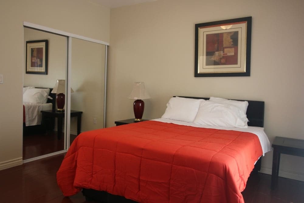 Gorgeous 2BD Apartment 6