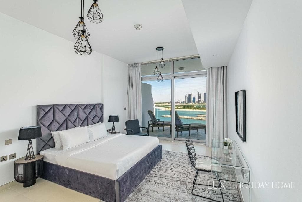 LUX - Opulent Island Suite Burj Khalifa View 1 16
