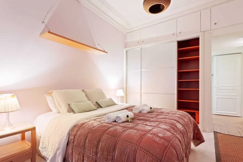 Beautiful Lavish Apartment for 6 in Paris VII by Guestready 1