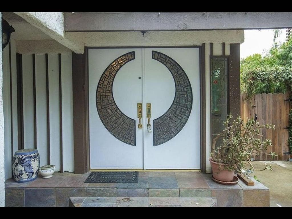 Charming Duplex Home 9