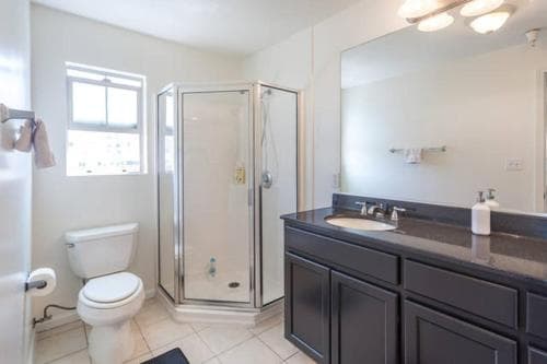 Luxury Apartment Near The Grove 5