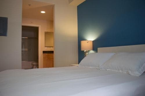 Luxury Apartment Near The Grove 9