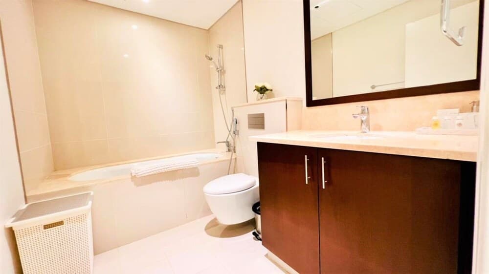 Luxurious Downtown Apt. with stunning views 6