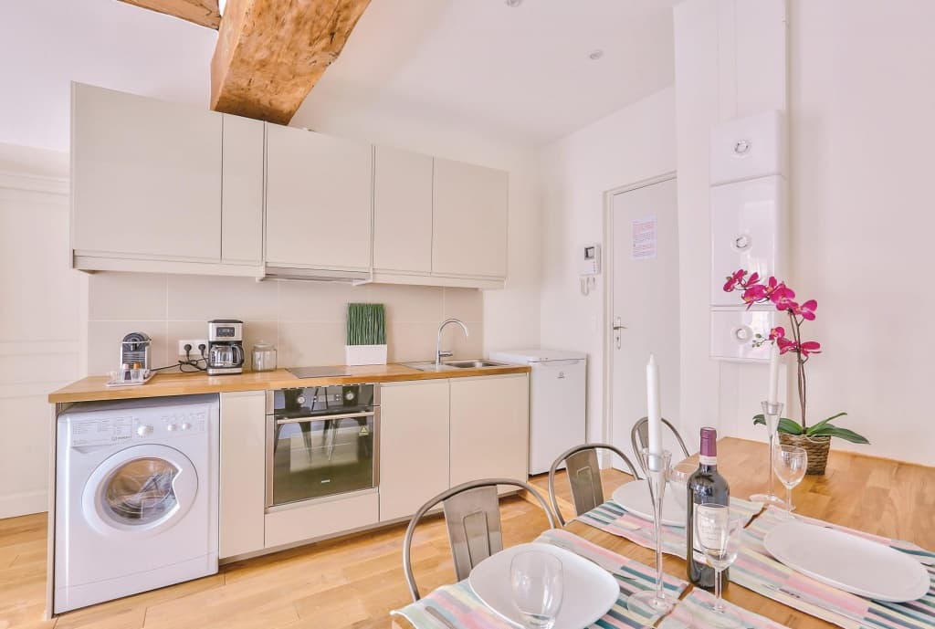 B  363- Magnifique appartement au coeur de Saint michel 13