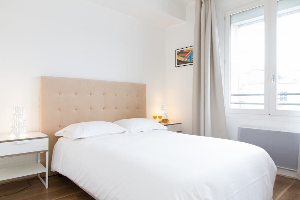 Le Marais - Beaubourg Apartment 8