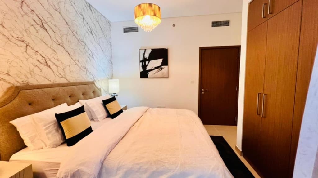 Luxury beach front apartment with balcony Dubai Marina 12
