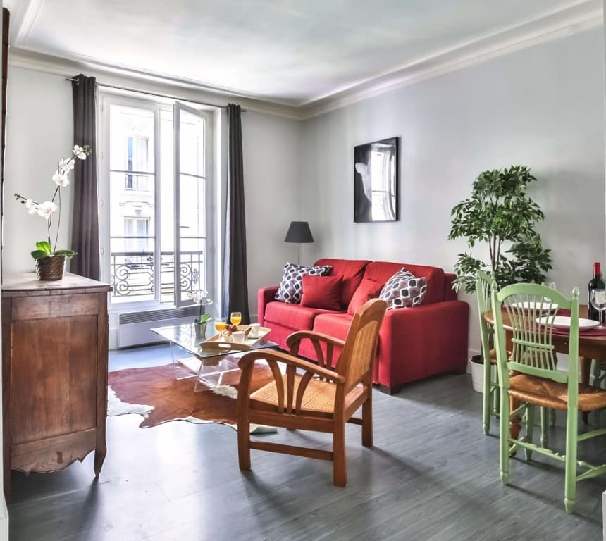 836 - Eiffel Tower View  - Parisian apartment 2