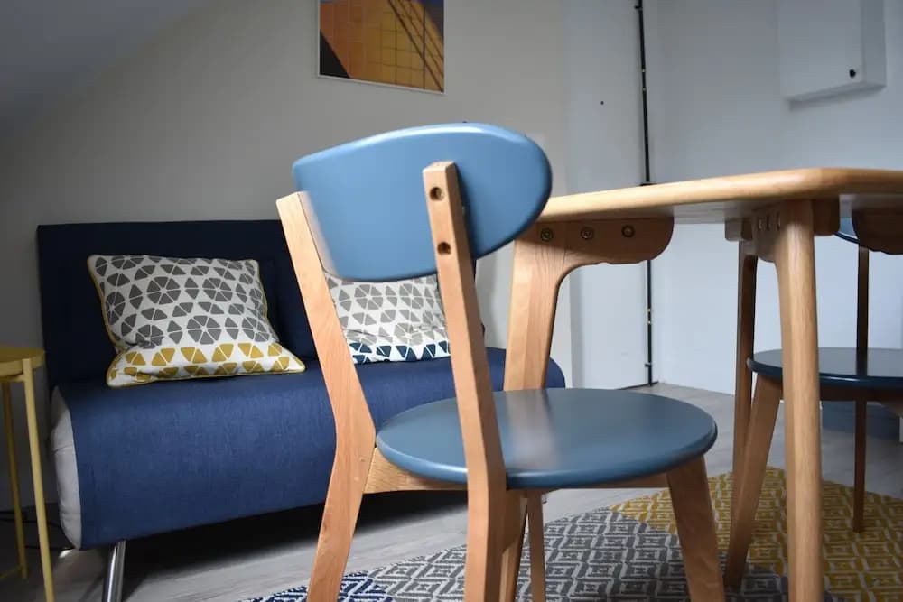 Cosy Renovated 1 Bedroom Apartment in 10th 7