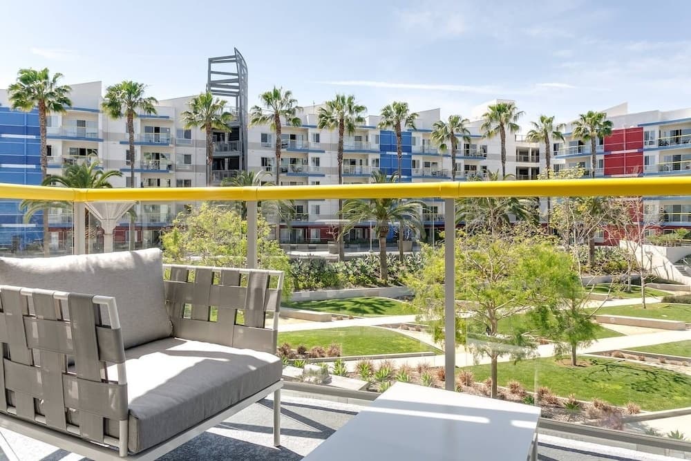 Stunning Venice Retreat! Beach Pool Gym 13