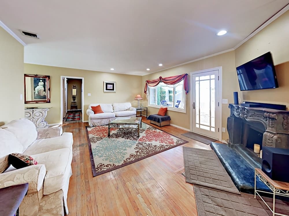 Charming Lake Balboa - 3 Br Home 20