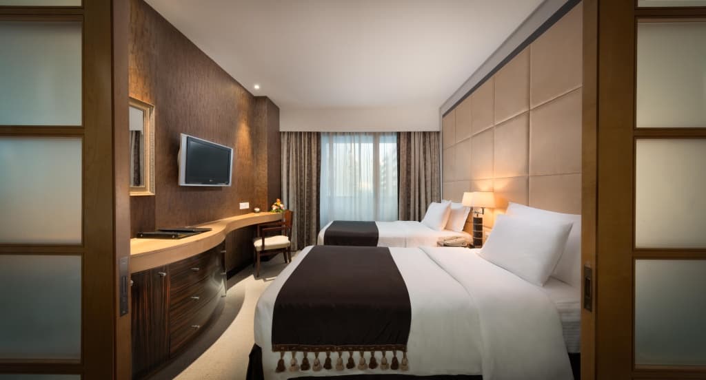 Savoy Suites Hotel Apartments 4
