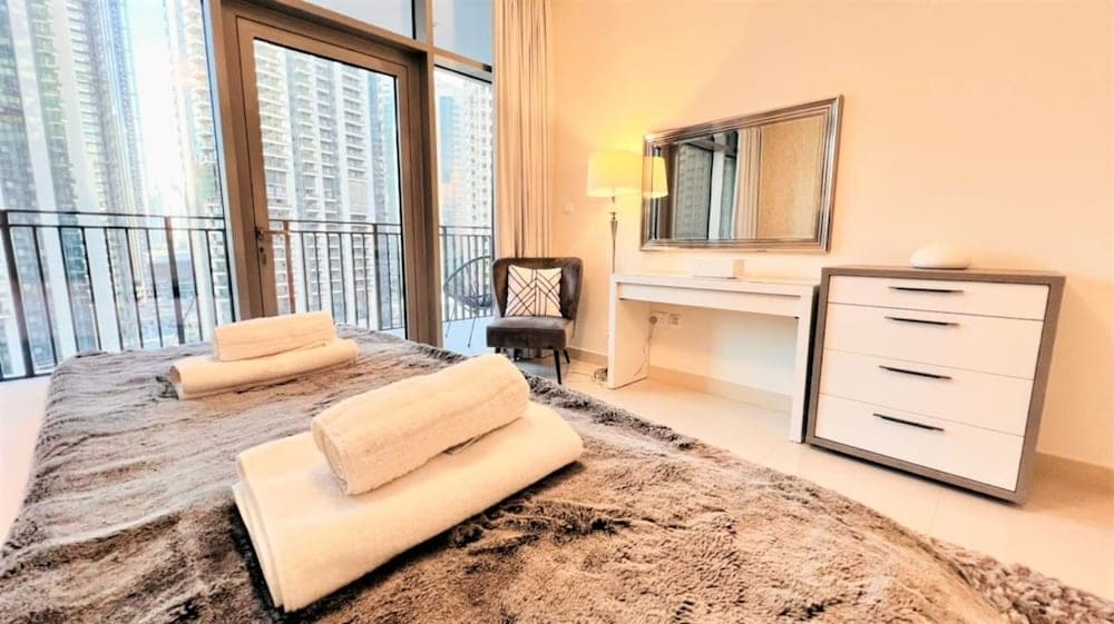 Luxurious Downtown Apt. with stunning views 4