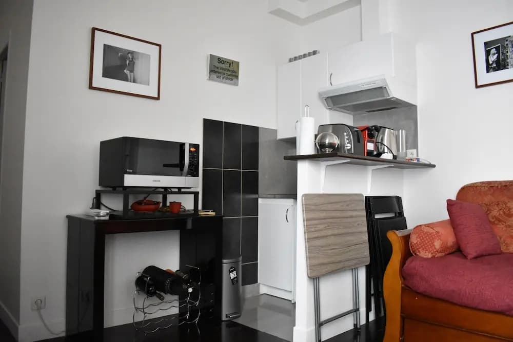 Simplistic 1 Bedroom Apartment in 17th 6