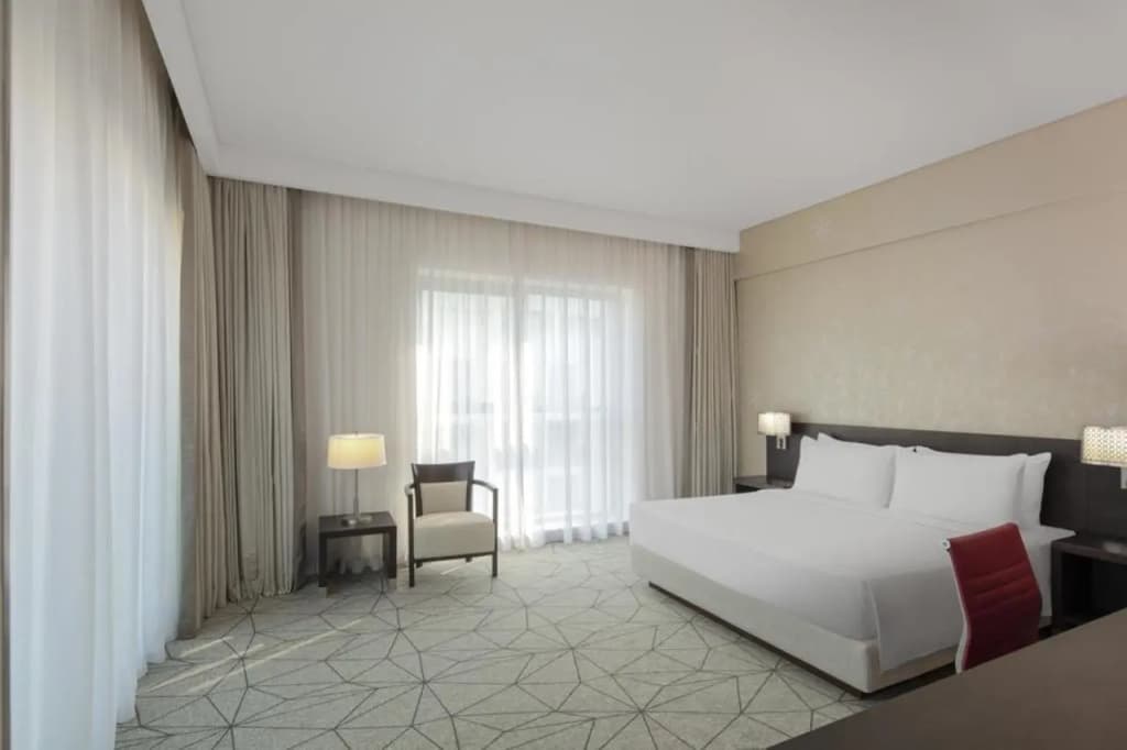 Hyatt Place Dubai Jumeirah Residences 5