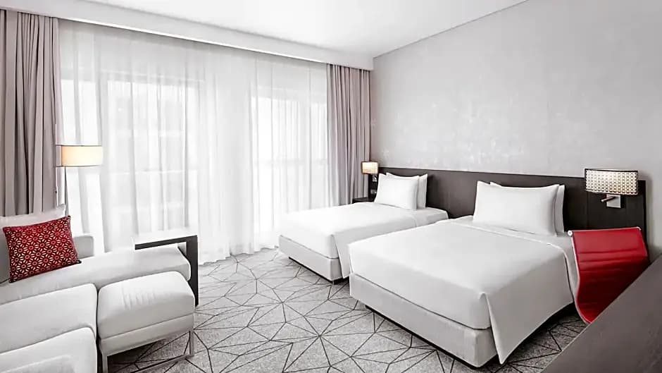 Hyatt Place Dubai Jumeirah Residences 12