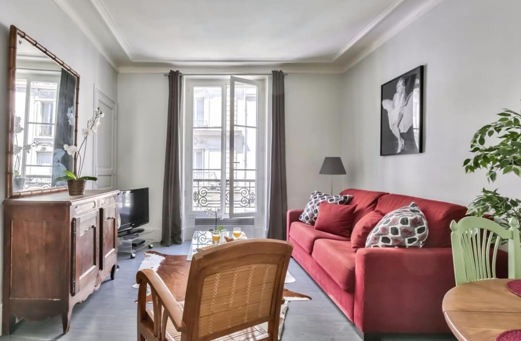 836 - Eiffel Tower View  - Parisian apartment 8