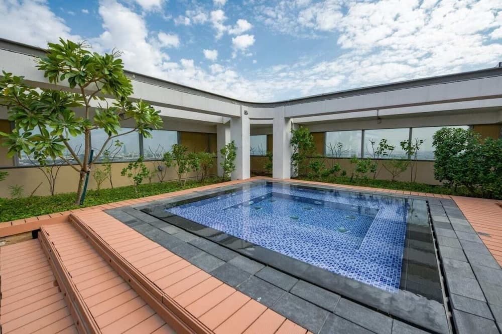 Luxury Apartment Steps Away From Everything 14