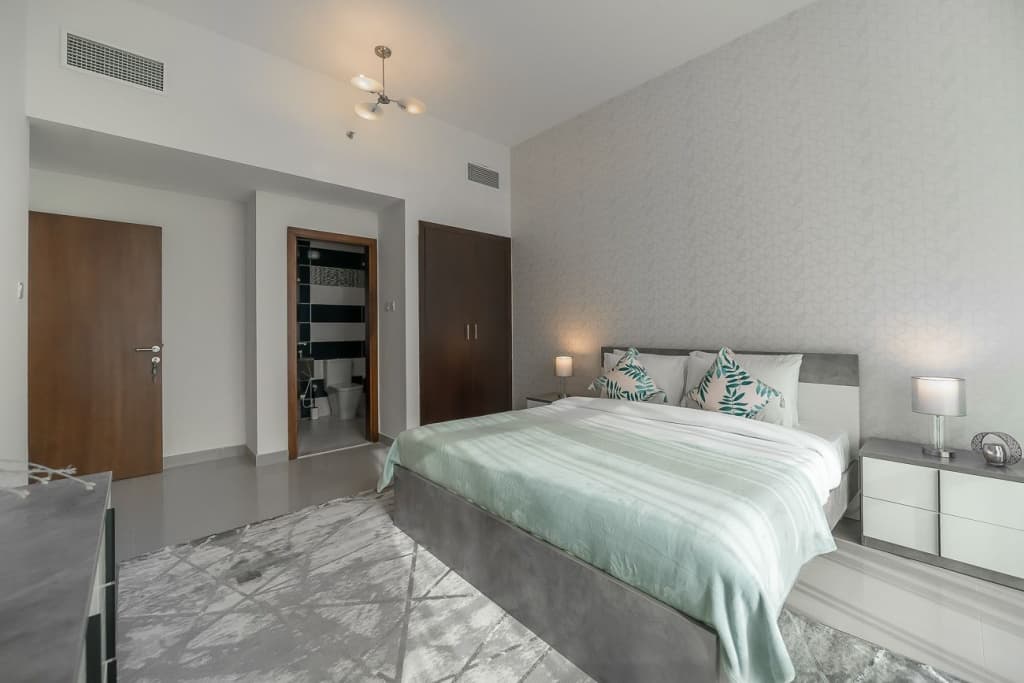 Luxury 1B flat in Oudah Tower 15