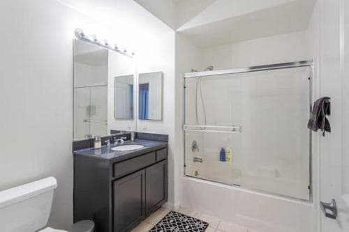 Luxury Apartment Near The Grove 2