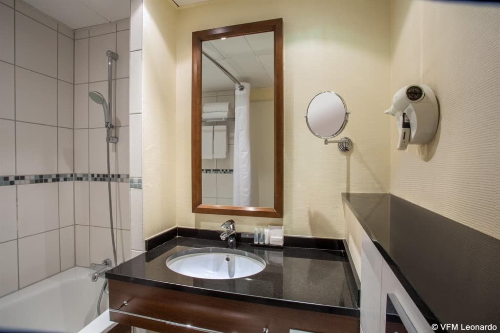 Crowne Plaza Paris Republique, an IHG Hotel 13