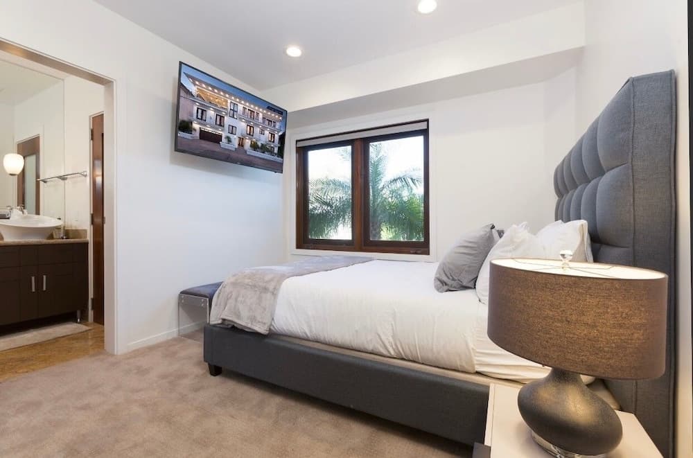 Villa Nightfall 6