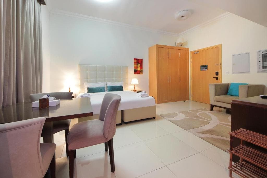 Signature Holiday Homes - Luxury Studio Apartment Al Barsha South Dubai 13