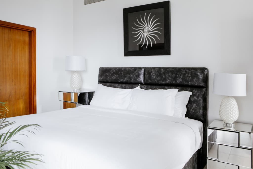 Jezebel by Fantastay Apartments 3