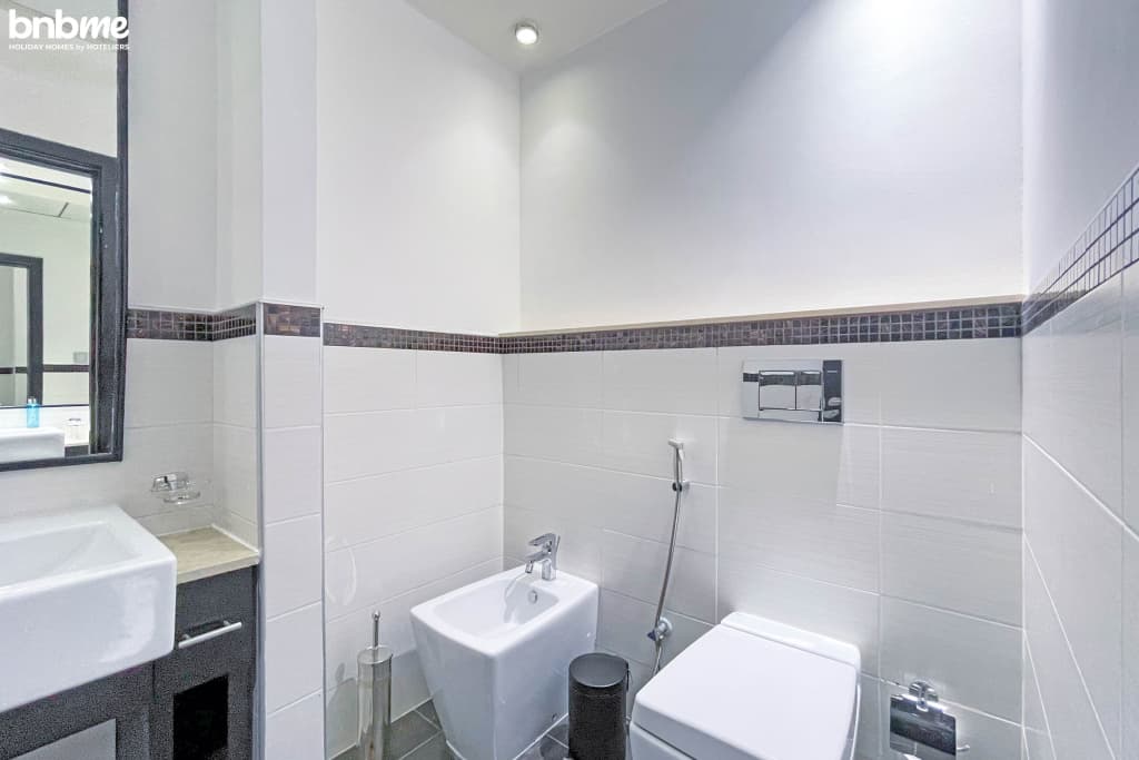 Luxury Penthouse with Marina and Sea Views|bnbme-2301 Apartments 12