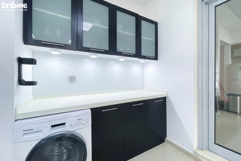 Luxury Penthouse with Marina and Sea Views|bnbme-2301 Apartments 17