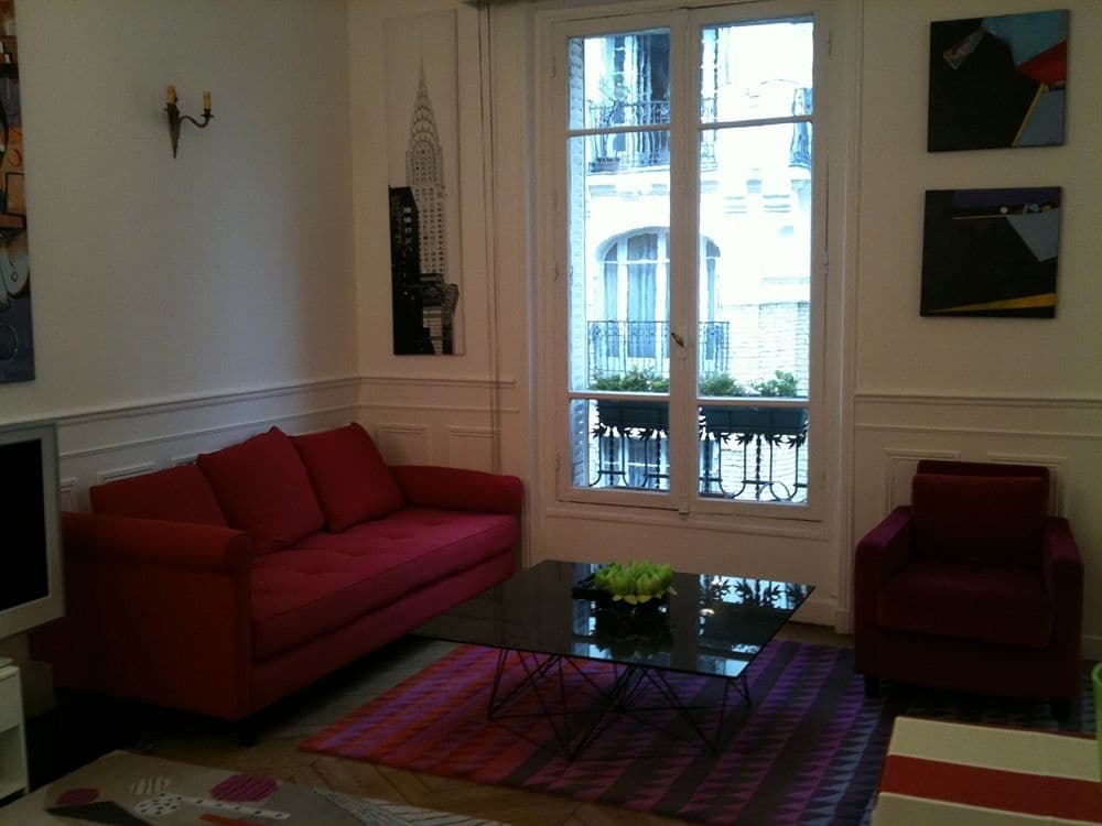 Eiffel Tower Bed  Breakfast Paris 16 2