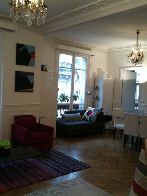 Eiffel Tower Bed  Breakfast Paris 16 9