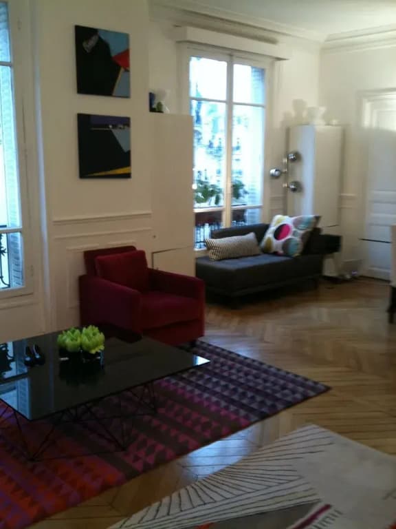 Eiffel Tower Bed  Breakfast Paris 16 3