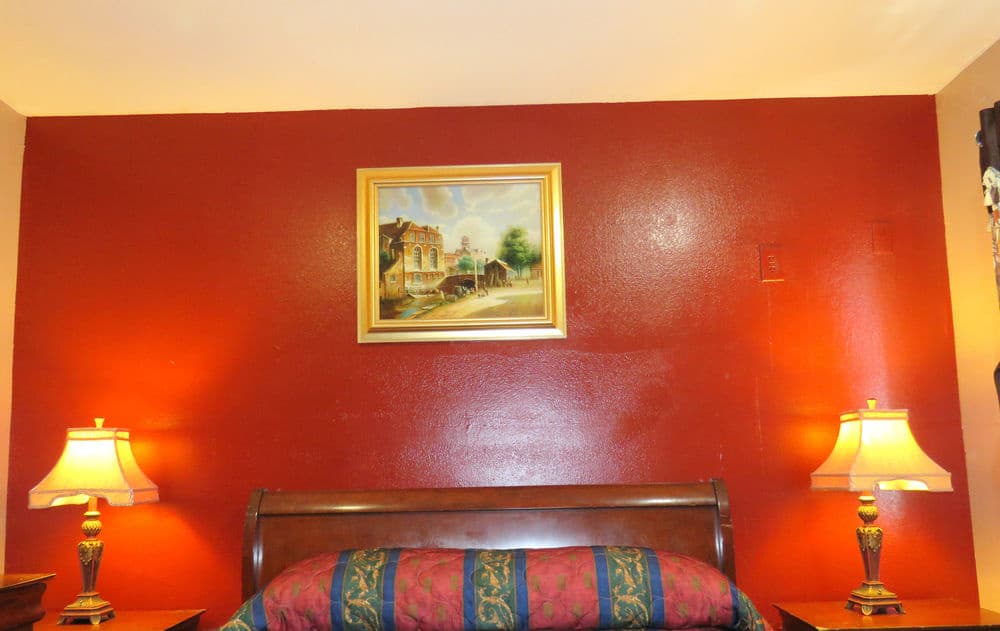 Central Inn Motel on 41 Street 7