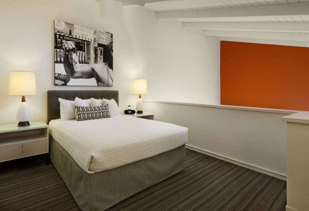 The Inn at Venice Beach 1