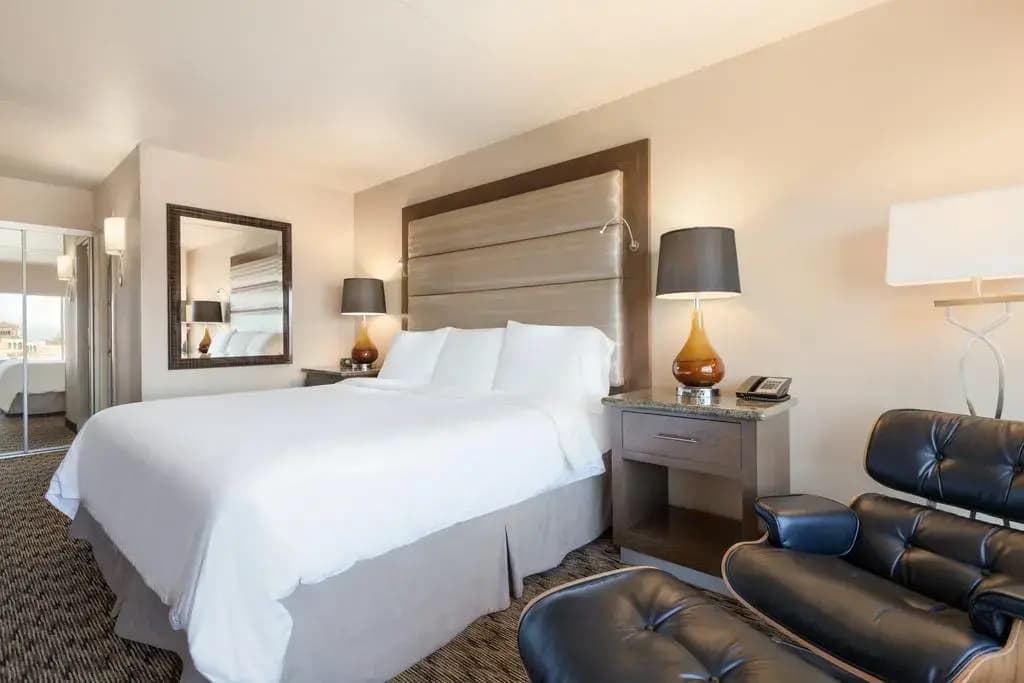 USC Hotel 4
