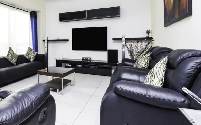 OYO 164 Home 2BHK Lake View Jlt