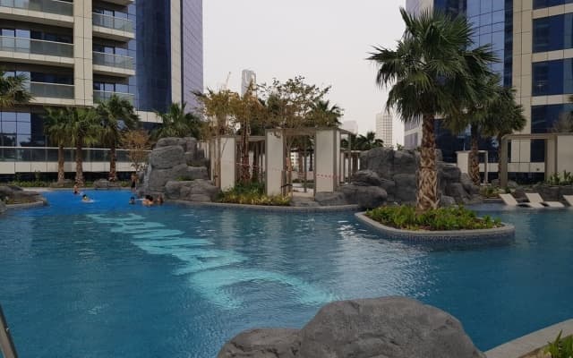 Luton Vacation Damac Paramount Tower