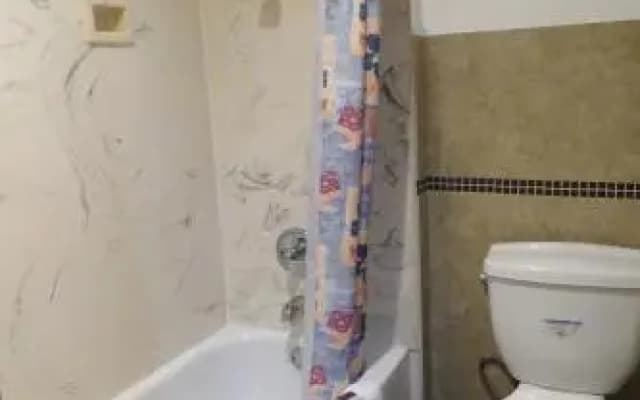 Foxys Den Motel