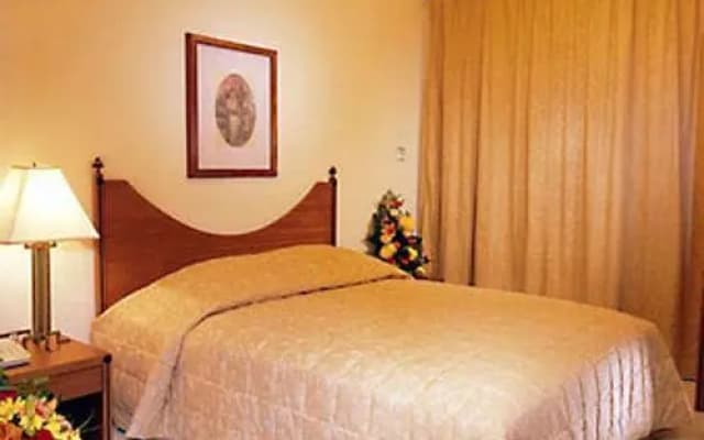 Le Meridien Residence Baniyas Square